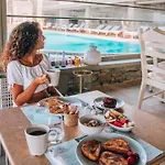 Aeolis Hotel Tínos
