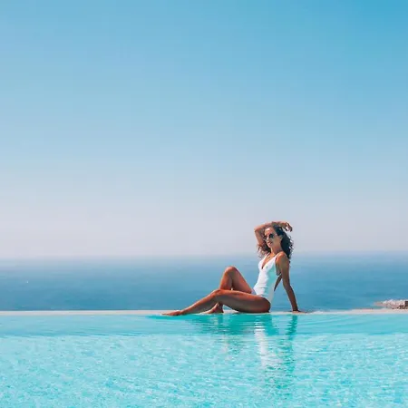 Hotel Aeolis 4*