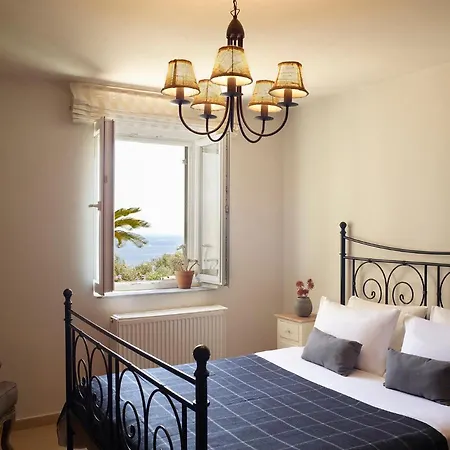 Hotel Aeolis 4*