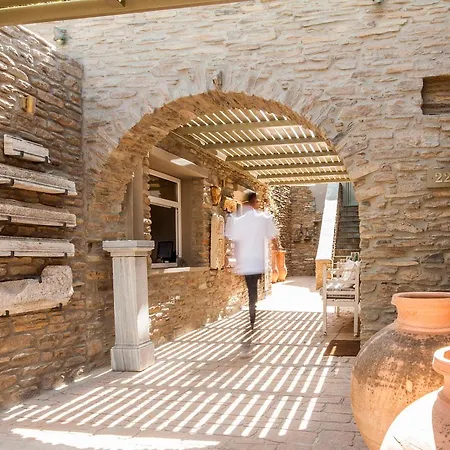 Aeolis Otel 4*
