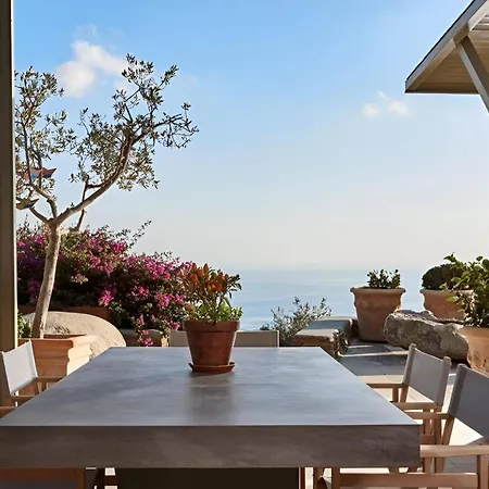 Aeolis Hotel 4*