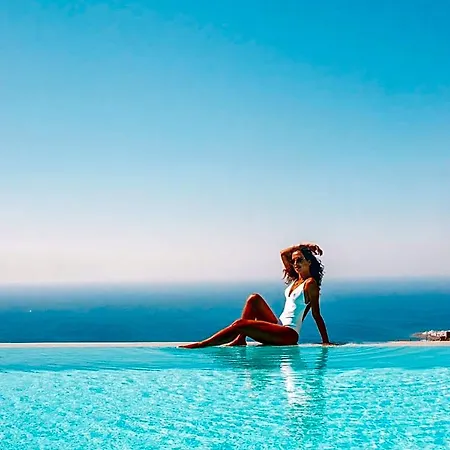 Hotel Aeolis 4*